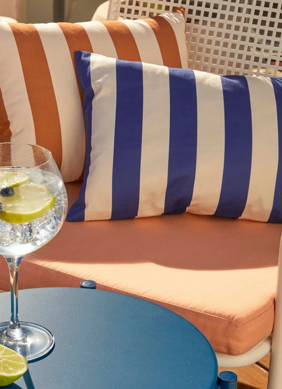 Bouchara Verre, Théière, Carafe^LOT DE 2 VERRES À GIN EN CRISTALLIN