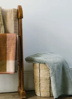 Bouchara Panier^PANIER EN FIBRES DE MAÏS AVEC LIGNES NOIRES